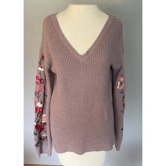 AEO American Eagle Size XS Oversized Floral Embroidered Pink Sweater Wool Blend - Picture 1 of 9